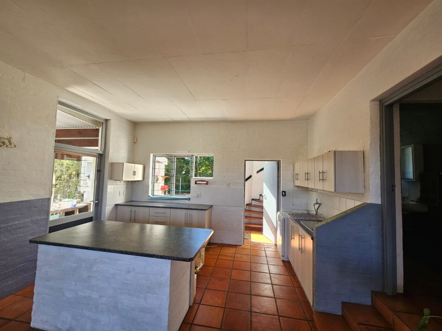 5 Bedroom Property for Sale in Herolds Bay Western Cape